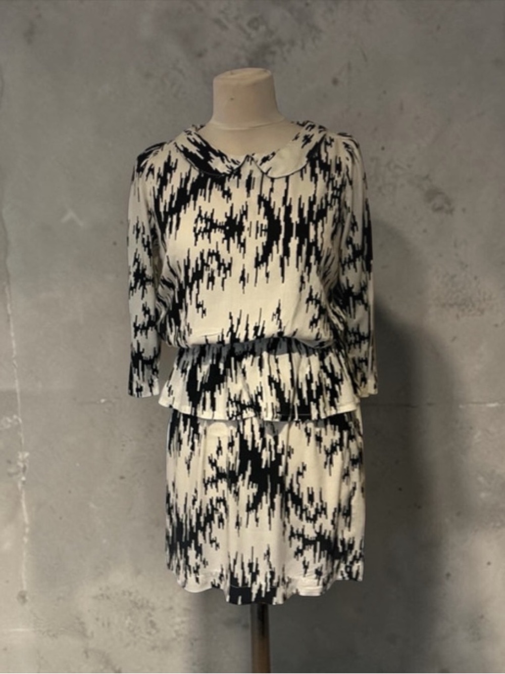 Ganni Black and White Abstract Print Mini Dress with Peter Collar - Picture 4 of 8